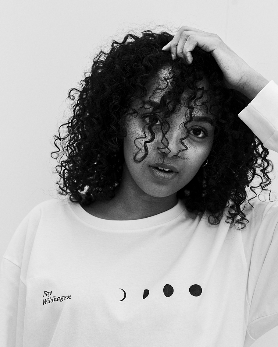 FAY WILDHAGEN WHITE LEAVE ME TO THE MOON LONGSLEEVE